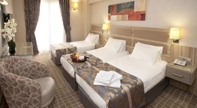 Трёхместный номер Standard Nanda Hotel