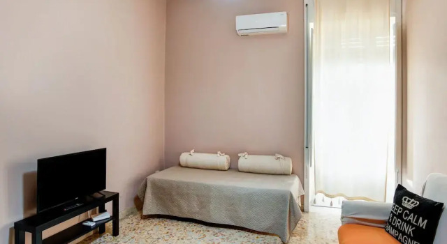 City Apartment w/ Balcony, Book Apartment Hotels in Sicily with Parking, Parking