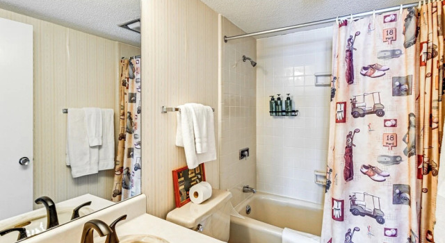 Апартаменты Lakeview Condo w/ Resort Pool: 2 Miles to Golf!