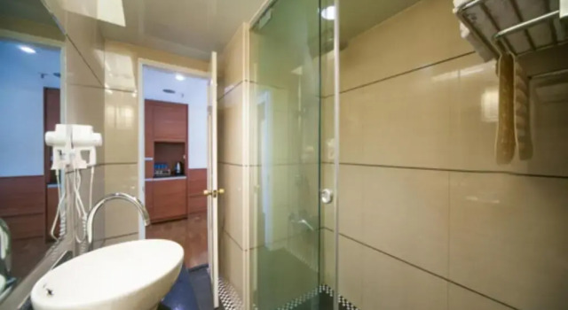 Четырёхместный номер Standard Cheng Pao Hotel