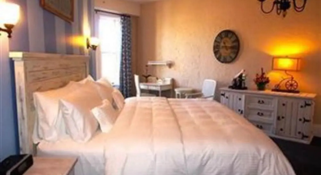 Standard Zimmer Patterson Inn