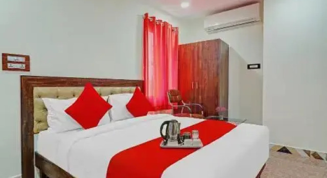 OYO 70144 Heavens Inn, Rezerwuj Hotel Secunderabad 