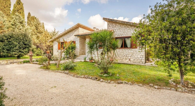 Nice Home in Saturnia With Wifi and 3 Bedrooms, Buchen Sie Hotel Saturnia 