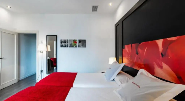 Двухместный номер Standard с балконом Hotel Sevilla