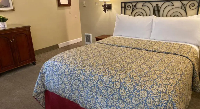 Двухместный номер Standard Normandy Inn