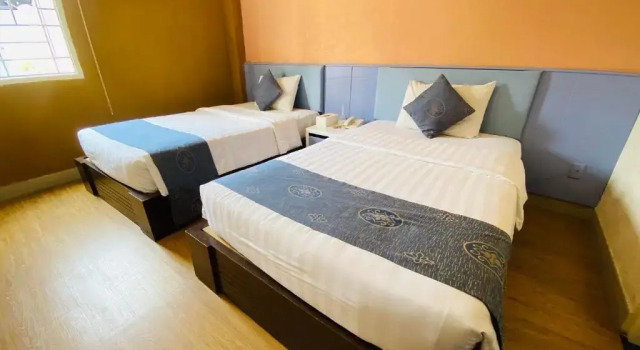 Полулюкс 99 Bui Vien Hotel