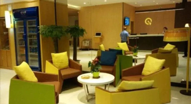 7 Days Inn Yunfu Luoding Central Branch