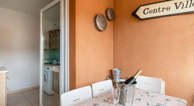 Elegant Holiday Home in Nice with Balcony