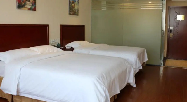 GreenTree Inn ShenZhen BaoAn XiXIang PingZhou Metro Station Business Hotel, Rezerwuj Hotel Hotele w Shenzhen z parkingiem, Parking