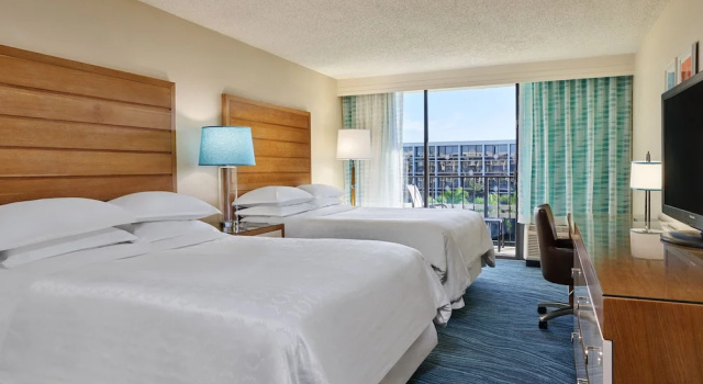 Четырёхместный номер Guest Sheraton Resort, Lake Buena Vista Orlando