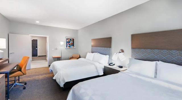 Четырёхместный номер Premium Holiday Inn Lubbock South by IHG