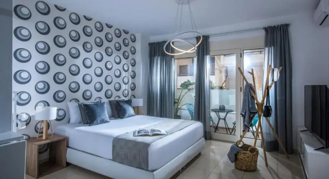 Двухместная студия Deluxe Цокольный этаж Chanion One Suites by Good Life