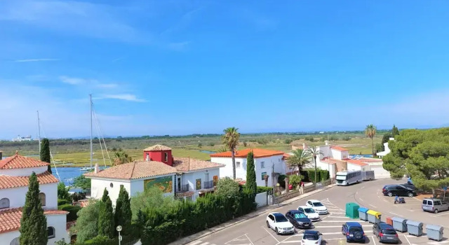 Апартаменты Apartment in Roses Near Santa Margarita Beach