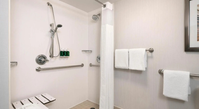 Четырёхместный номер Standard Sonesta Select Phoenix Camelback