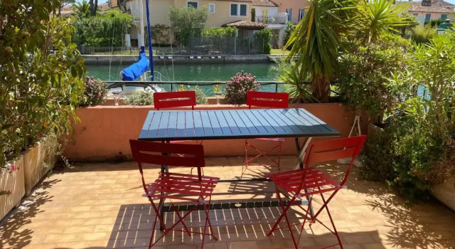 Апартаменты Appartement Port Grimaud 2/4 pers avec grande terrasse