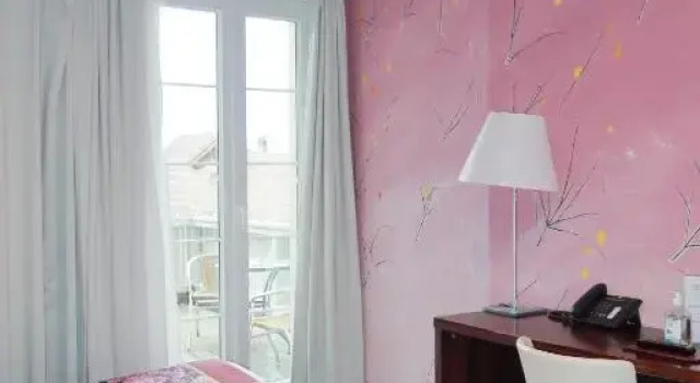 Номер Standard SWISS HOTEL LA COURONNE