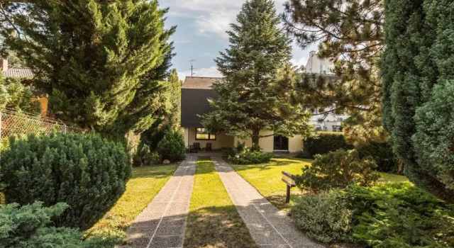 Вилла Yes, it is RETRO - Big Villa with Indoor Pool by ichbucheAT
