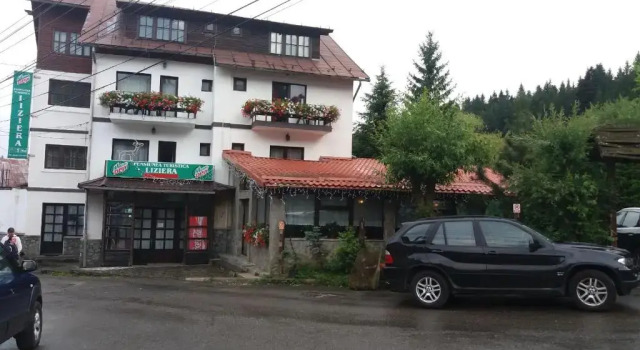 Pensiunea Liziera, Rezervovat Hotel Hotely v Prahova Valley s parkováním, Parkování
