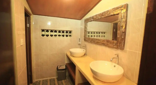 Кровать в общем номере Liang House and Hostel