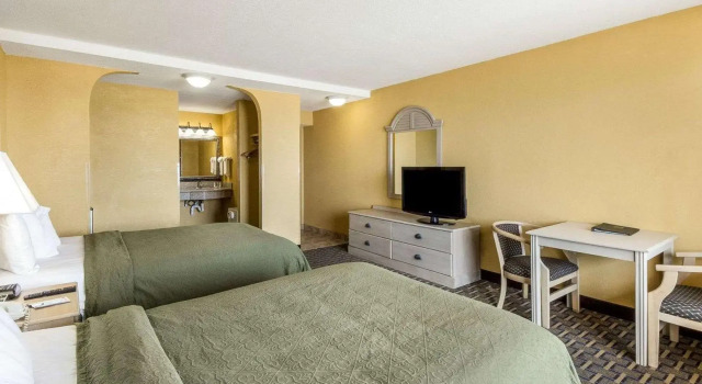 Четырёхместный люкс Quality Inn & Suites Corpus Christi Beachside