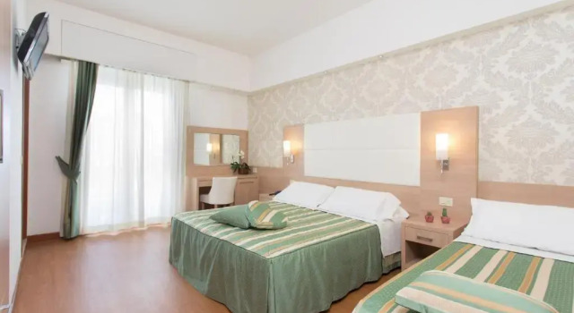 Четырёхместный номер Standard Michelangelo Cesenatico