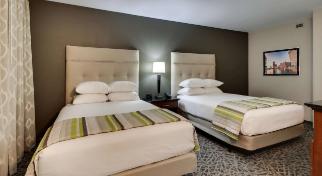 Четырёхместный люкс с 2 комнатами Drury Plaza Hotel Milwaukee Downtown
