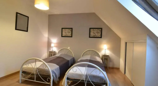 Gîte Belle-et-Houllefort, 5 pièces, 10 personnes - FR-1-376-82, Đặt Khách sạn Belle-et-Houllefort 