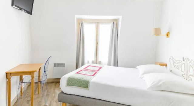 Четырёхместный номер Standard Hotel Korner Montparnasse