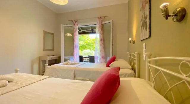 Asteraki Beach House by DadoVillas, Забронировать Отель Ахарави 