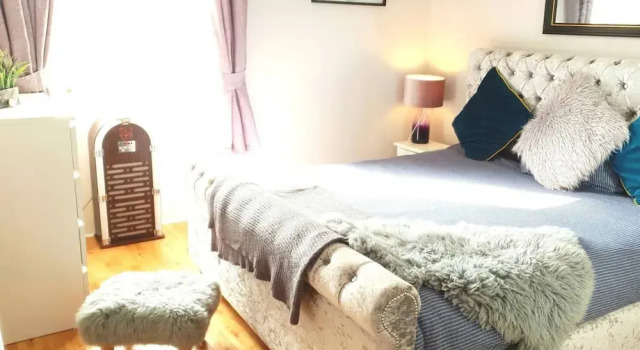Newly Refurbished Duplex in Edinburgh City Centre, Забронировать Отель Эдинбург Midlothian, рядом с City Observatory