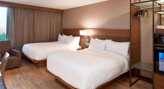 Четырёхместный номер Standard AC Hotel Atlanta Downtown