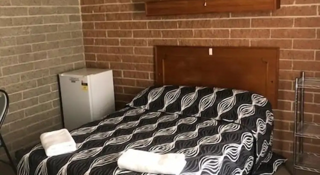 Люкс The Shamrock Hotel Balranald