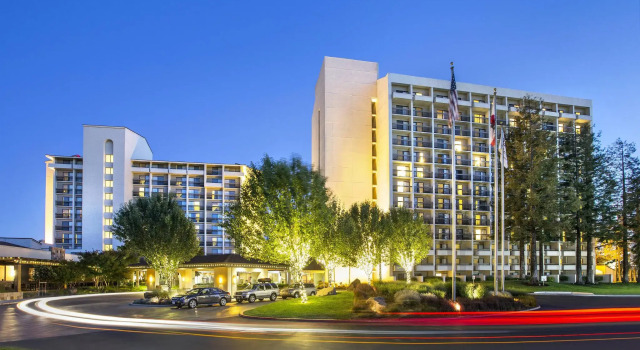 Номер Standard Santa Clara Marriott