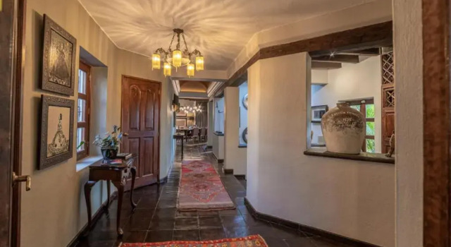 Вилла HOLT - Classic Chalet with Pool Overlooking Parroquia