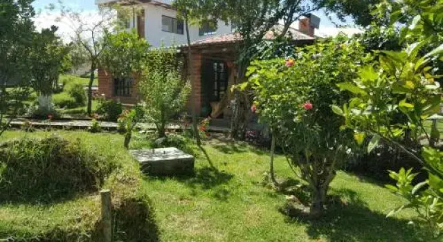 Tambo Koya, Boek Hotel Otavalo Imbabura