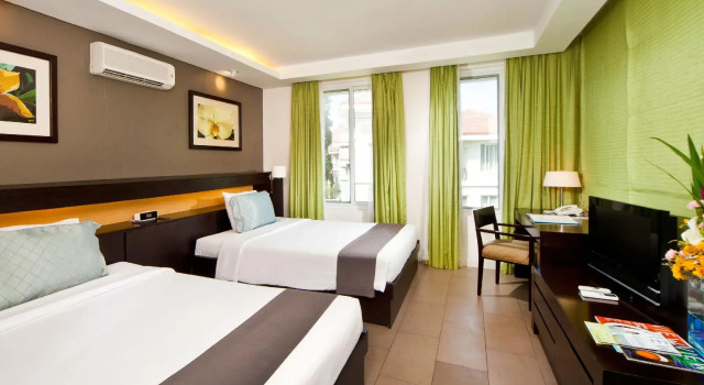 Полулюкс Fairways and Bluewater Boracay