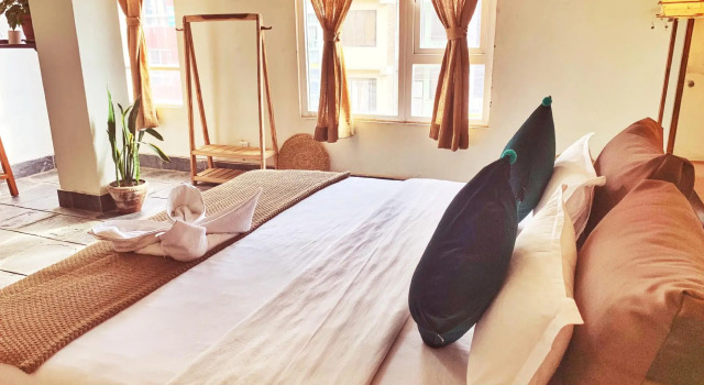 Кровать в общем номере (мужской номер) Hotel Darwin