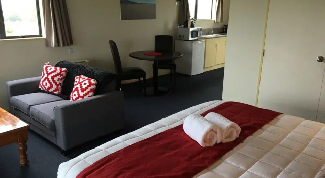 Haast River Top 10 Holiday Park