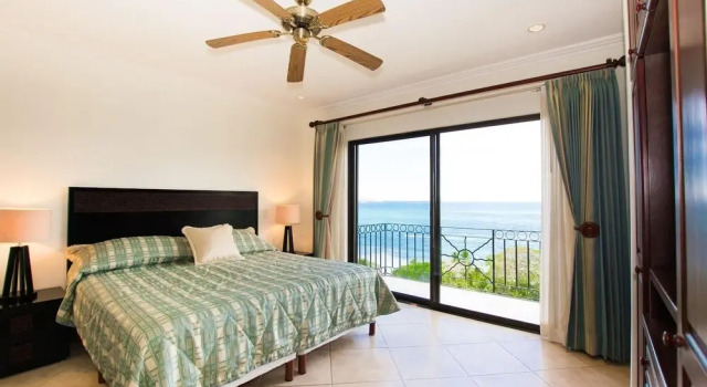 Luxury 3 bedroom condo with ocean view and private balcony, Rezerwuj Apartament Hotele w Playa Flamingo z basenem, Basen