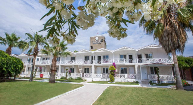 Risus Beach Resort Hotel