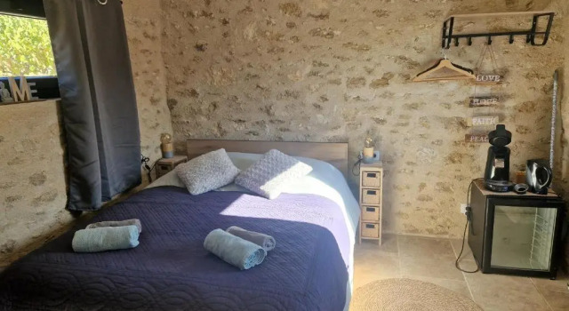 Bastide Bellugue Maison dhôtes réseau Bienvenue à La Ferme à 3 minutes de Lourmarin, Забронировать Отель Отели Люберон 3 звезды, 3*