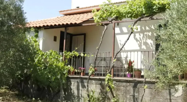 Коттедж Casa vacanza Etna Evergreen