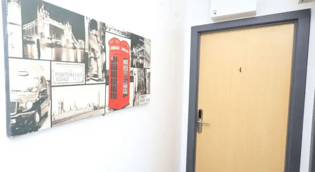VR Apartments, Забронировать Апартаменты/квартира Отели Glasgow & The Clyde Valley с парковкой, Парковка