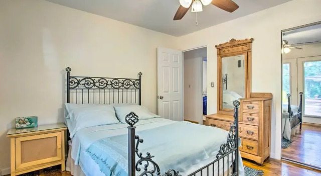 Charming Hampton Bays Home 5 Mi to Coopers Beach, Book Hotel Hampton Bays The Hamptons