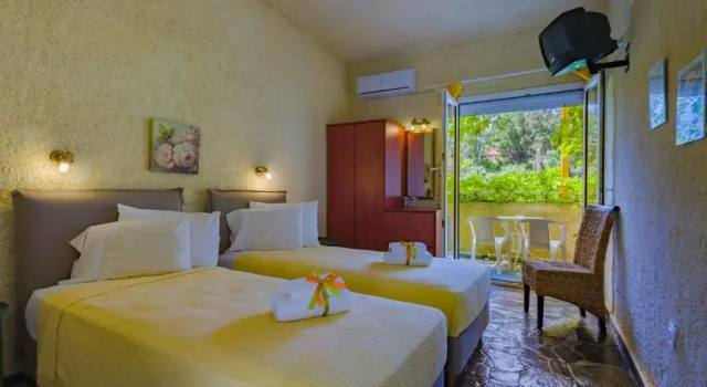 Двухместный номер Standard с балконом Panas Hotel
