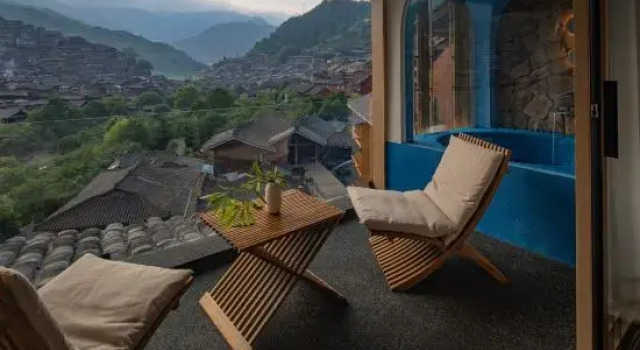 Thousands of Miles · Valtemon High Altitude Beauty Field Homestay, Prenota Hotel Qiandongnan Cina