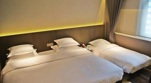 Трёхместный номер Standard с видом на город Brother Hotel