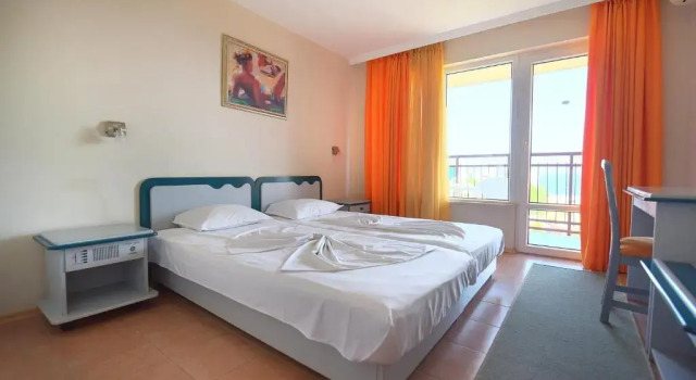 Семейный люкс с балконом Hotel Iskar & Aquapark