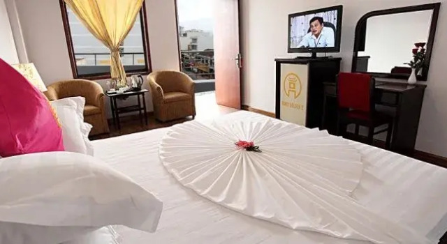Phuong Dong Hotel, Rezervovat Hotel Hotely v Khanh Hoa s bazénem, Bazén