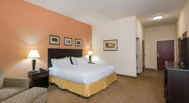 Номер Standard Holiday Inn Express and Suites Lafayette East by IHG
